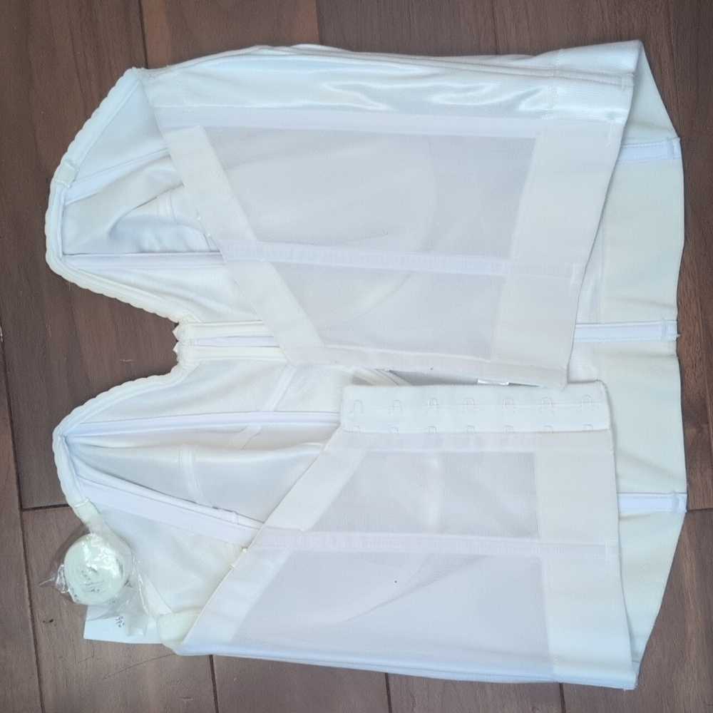 42G bustier - Picture 3 of 7